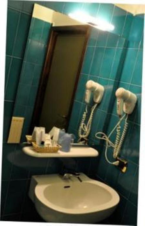 Albergo Della Corona Binasco Bilik gambar