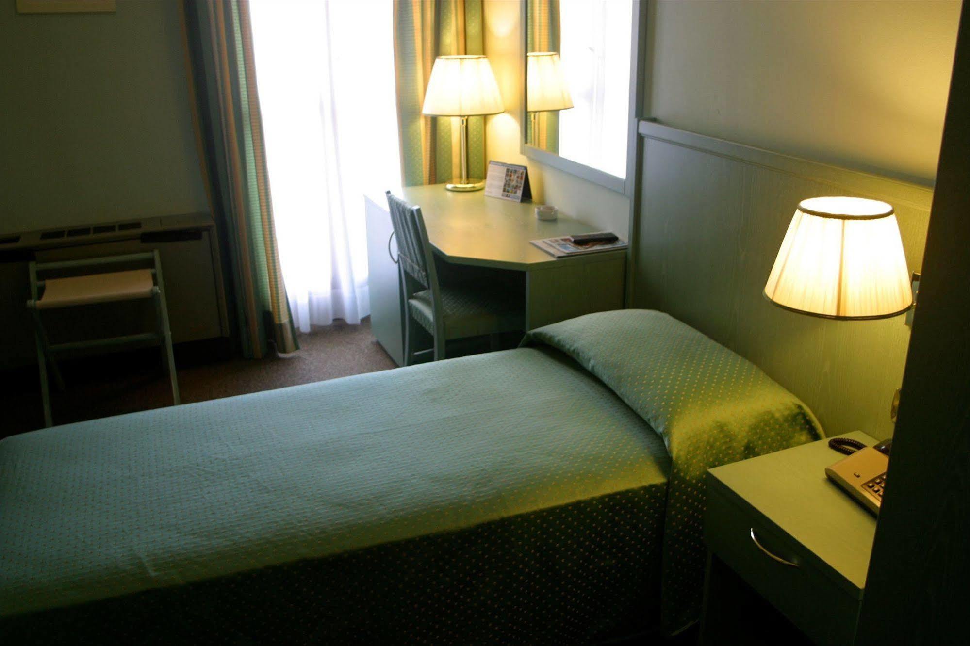 Albergo Della Corona Binasco Luaran gambar